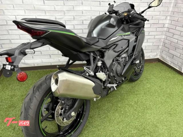 カワサキ Ninja ZX－4R SE マウントバー一体型USB電源と