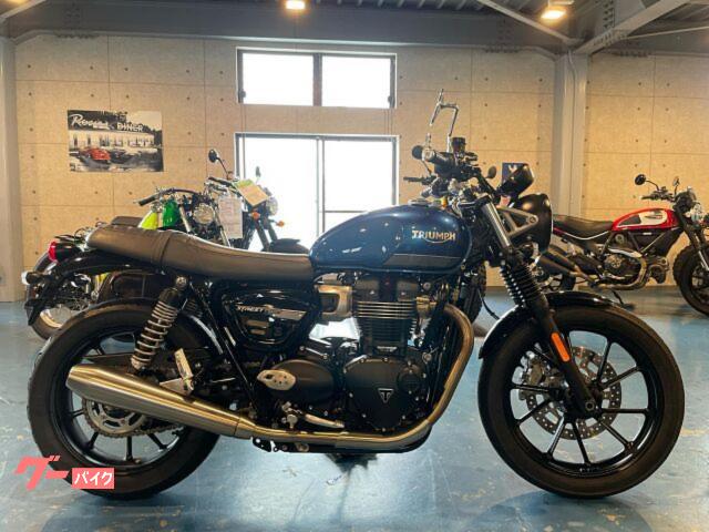 ストリートツイン　バーチカルツインエンジン搭載　サドルバック装着