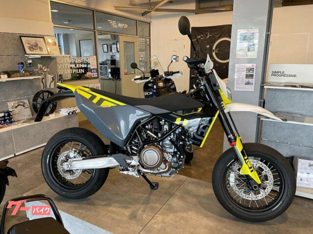 ７０１スーパーモト　２０２４年　現行モデル新車　即納ＯＫ