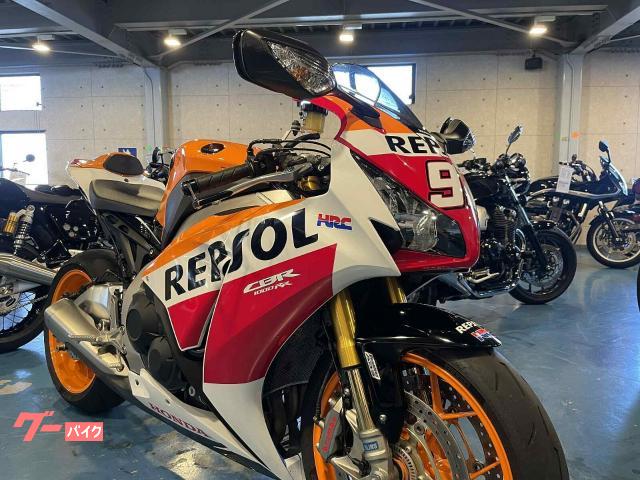 ホンダ CBR1000RR 前後オーリンズ標準装備 200台限定