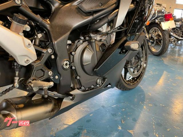 カワサキ Ninja ZX－25R AKRAPOVICサイレンサー