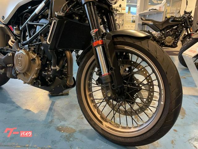 HUSQVARNA ヴィットピレン401 AKRAPOVICマフラー