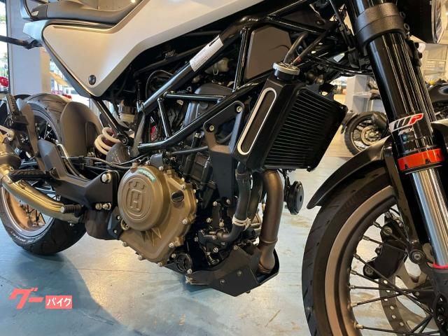 HUSQVARNA ヴィットピレン401 AKRAPOVICマフラー