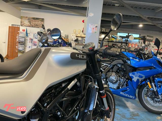 HUSQVARNA ヴィットピレン401 AKRAPOVICマフラー