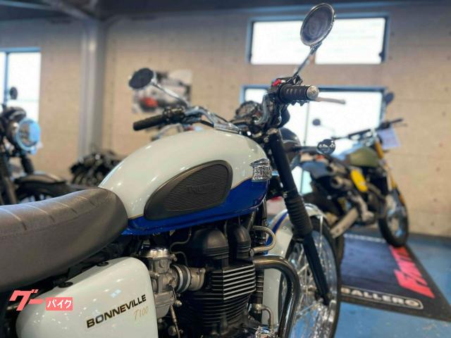 TRIUMPH TRIUMPHボンネビルT100 SIXTY 650