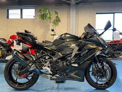 カワサキ　Ｎｉｎｊａ　ＺＸ−２５Ｒ　ＢＥＥＴフルエキ／バックステップ他　Ｑシフター／ＥＴＣ／ドラレコ付き