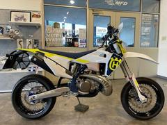ＨＵＳＱＶＡＲＮＡ　ＴＥ２５０　２スト公道走行ＯＫ　前後ＴＧＲ１７インチモタード仕様