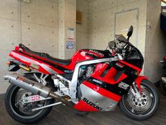 スズキ　ＧＳＸ−Ｒ１１００　ＧＶ７３Ａ　油冷エンジン搭載　ヨシムラサイクロン　オーリンズリアサス他