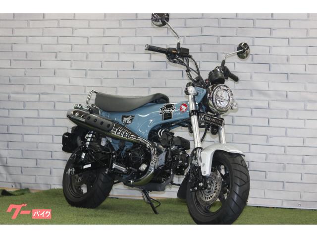 ダックス１２５　キタコ製ＵＳＢ電源　キジマ製ホンダエンブレム　サイドバック　タケガワ製シリンダーヘッドカバー