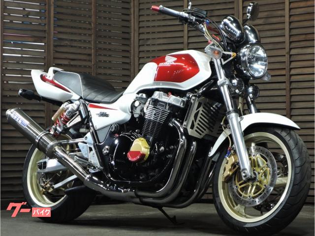 ＣＢ１３００Ｓｕｐｅｒ　Ｆｏｕｒ　ＯＶＥＲサイレンサー　ハンドル　タックロールシート　リアフェンダーレスキット