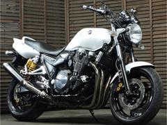 ヤマハ　ＸＪＲ１３００　社外スリップオンサイレンサー　バックステップ　アンコ抜きシート