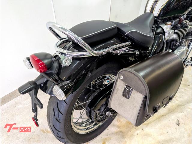 バイク ボンネビルスピードマスター エンジンカバー トライアンフ