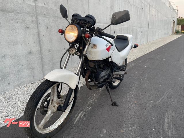 ＮＳ５０Ｆ　　ＡＣ０８　２スト　キャブ車　ＭＴ　白色　バッテリー新品