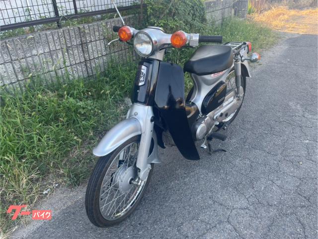 スーパーカブ５０ストリート仕様　ＡＡ０１　シルバー黒色　４スト　キャブ車　バッテリー新品