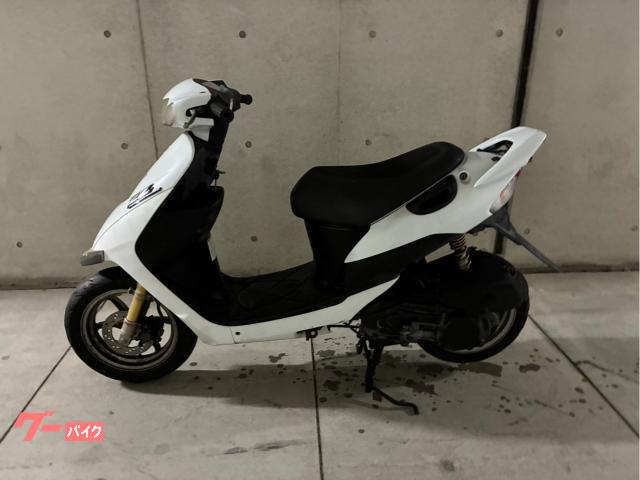 スズキ ZZ インチアップスポーツ 2スト キャブ車 CA1PB 白色
