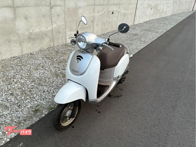 ジョルノ　４スト　ＦＩ車　ＡＦ７０　白色　バッテリー新品