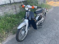 ホンダ　スーパーカブ５０ストリート仕様　ＡＡ０１　シルバー黒色　４スト　キャブ車　バッテリー新品