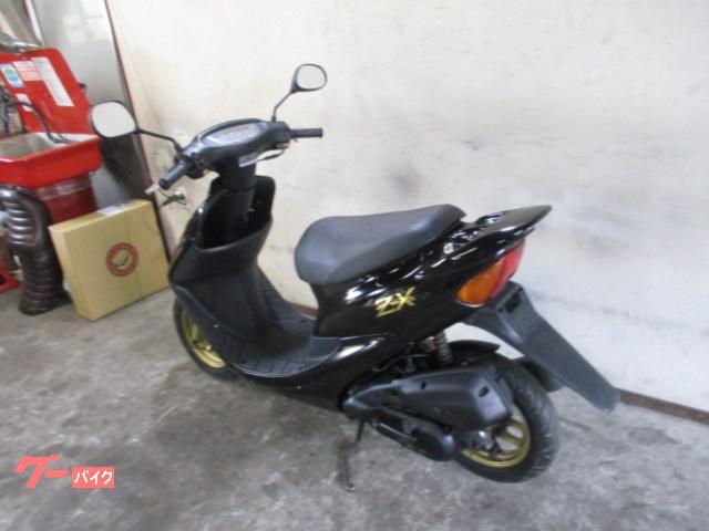 ホンダ ライブDio ZX仕様改 バッテリー シート エンブレム 羽根