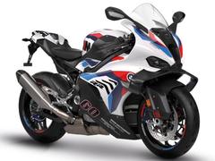 ＢＭＷ　Ｍ１０００ＲＲ　Ｍ鍛造ホイール　Ｍウイングレッド　クルコン　ダンピングコントロール　グリップヒーター　イモビライザー　ＥＴＣ