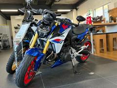 ＢＭＷ　Ｆ９００Ｒ　２０２５年モデル　ツーリング　認定中古車