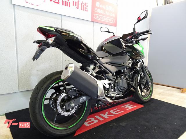 カワサキ Z400 ABS／2022年モデル／サイドスタンドプレート