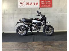 ホンダ　モンキー１２５　オーバーマフラー　フェンダーレス