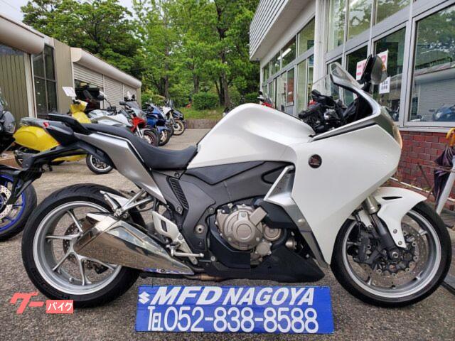 ＶＦＲ１２００Ｆ　ＤＣＴ　２０１０年モデル　クラッチレス　ローシート　グリップヒーター　ＥＴＣ付