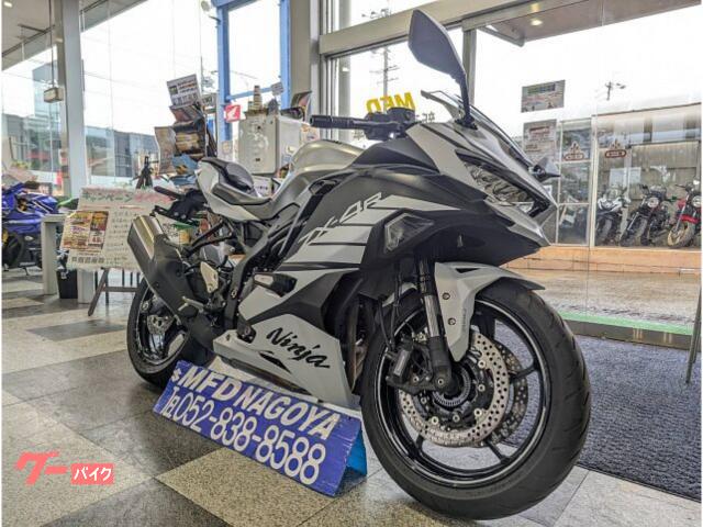 カワサキ Ninja ZX－4R SE クイックシフター装備