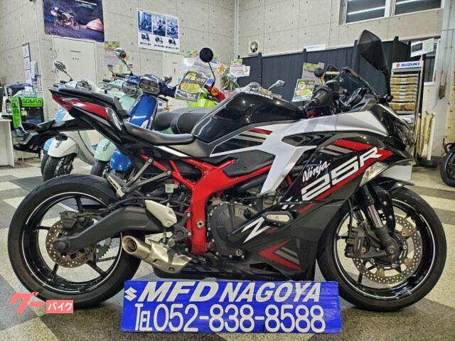 Ｎｉｎｊａ　ＺＸ−２５Ｒ　２５０ｃｃ　４気筒エンジン　クイックシフター装備　ＳＥモデル