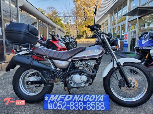 バンバン２００　ストリートスタイル　極太リアタイヤ　リアボックス付