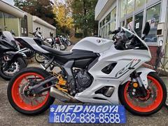 ヤマハ　ＹＺＦ−Ｒ７　ミドルクラススーパースポーツ　ベビーフェイスバックステップなどカスタム　ＥＴＣ　ＵＳＢなど装備