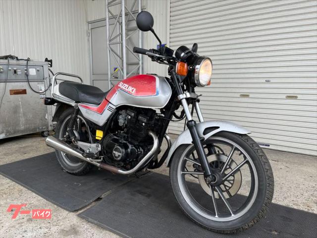 ＧＳＸ２５０Ｅ　逆車　ゴキ銀赤　輸入新規　ＡＵＳ００３−２２ー０Ｂ３６．