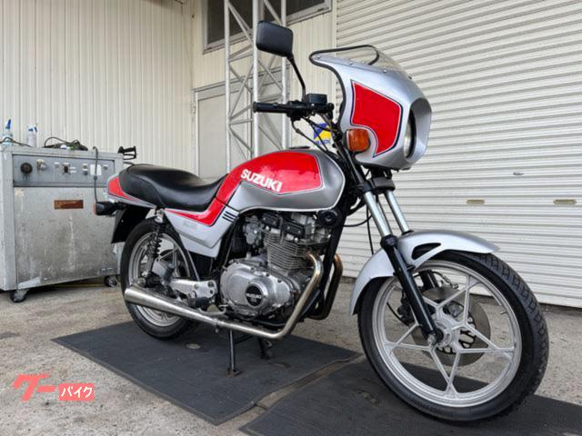 ＧＳＸ２５０Ｅ　逆車　銀赤ゴキ　国内登録済　自賠責保険１年付　輸入旧車　ＡＵＳ００４−２５−０Ｃ６２．
