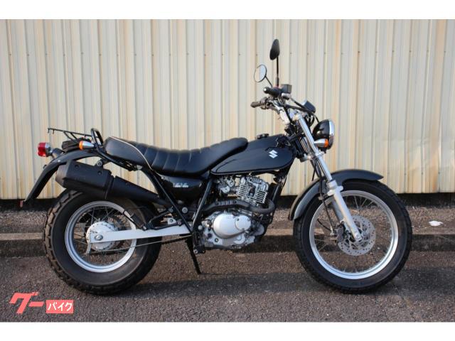バンバン２００　インジェクション仕様　オイルクーラー　タックロールシート