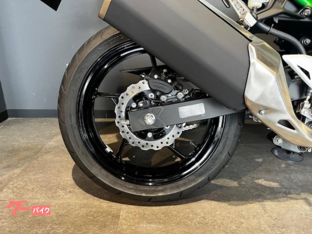 カワサキ Z400 2025年モデル メタリックスパーク