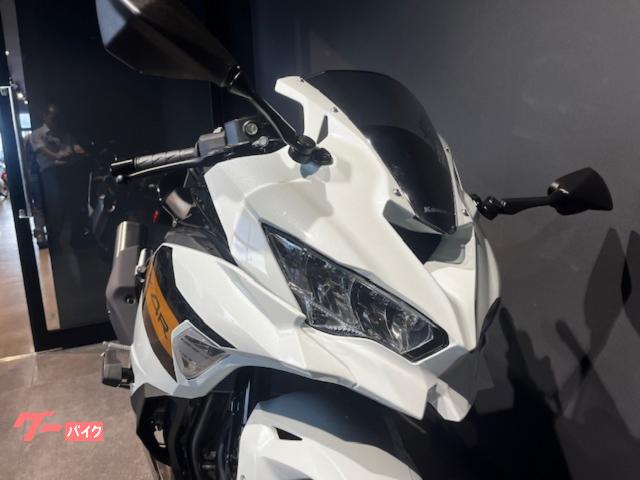 カワサキ Ninja ZX－4R SE 2026年モデル パールロボ