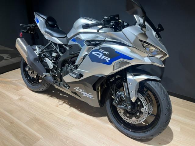カワサキ Ninja ZX－4R SE 2027年モデル ギャラクシー