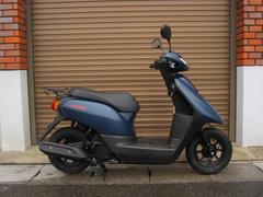 ヤマハ　ＪＯＧ　２０２３年モデル　前後タイヤ新品　マツト　ジ−ンズ　ブル−　メタリツク