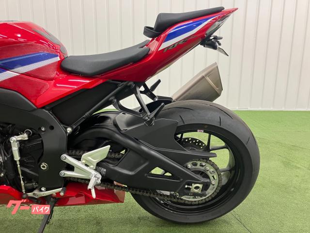 ホンダ CBR1000RR－R ノーマルマフラー LED USB