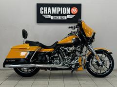 ＨＡＲＬＥＹ−ＤＡＶＩＤＳＯＮ　ＣＶＯＦＬＨＸＳＥ　ストリートグライド　ラインハートマフラー　シーシーバー　グリップヒーター　ハイウェイペグ　ＬＥＤヘッドライト