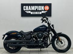 ＨＡＲＬＥＹ−ＤＡＶＩＤＳＯＮ　ＦＸＢＢ　ソフテイルストリートボブ　ノーマルマフラー　ＬＥＤヘッドライト　エイプハンドル　エンジンガード　サイドバック　ＥＴＣ