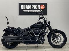 ＨＡＲＬＥＹ−ＤＡＶＩＤＳＯＮ　ＦＸＢＢ　ソフテイルストリートボブ　ノーマルマフラー　シーシーバ　Ｆウィンカー移設　カスタムペグ・グリップ　サイドナンバー　ＡＢＳ