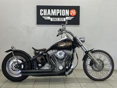 ＨＡＲＬＥＹ−ＤＡＶＩＤＳＯＮ　ＦＸＳＴ　ソフテイルスタンダード　社外マフラー　カスタム塗装　ボバーソロシート　Ｓ＆Ｓエアクリーナー　ボバースタイル　ツインテック
