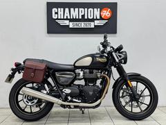ＴＲＩＵＭＰＨ　ストリートツイン　ノーマルマフラー　ミラー　ＵＳＢ　グリップヒーター　サイドバック　バックサポート　Ｑｕａｄ　Ｌｏｃｋ　ＥＴＣ