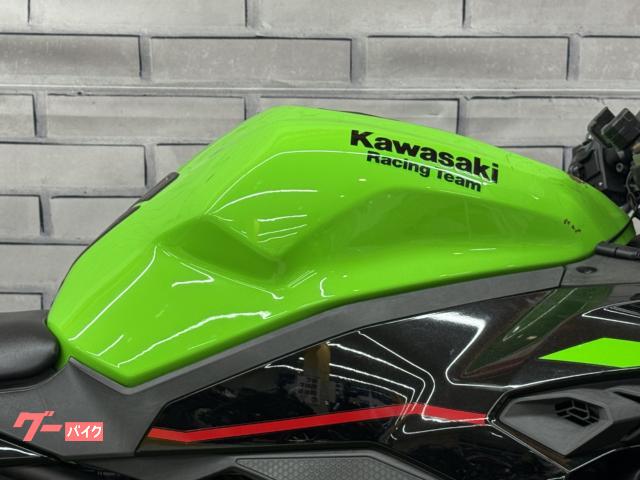 カワサキ Ninja ZX－25R SE ノーマル タンク新品で