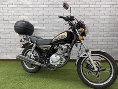 スズキ　ＧＮ１２５−３Ｆ　２０１９年モデル　リアボックス　スマホホルダー