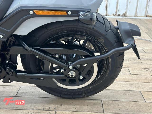 5.9 Varley中古　綺麗ハイパフォーマンス 5.9 Varley中古 綺麗ハイパフォーマンス パフォーマンスマシン製