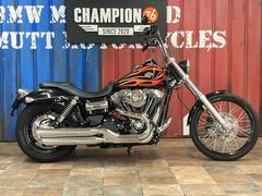 ＨＡＲＬＥＹ−ＤＡＶＩＤＳＯＮ　ＦＸＤＷＧ　ワイドグライド　デグナーサドルバッグ　カスタムグリップ　純正２人乗りシート　社外エイプハンガー