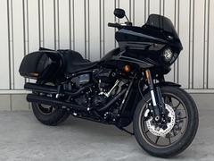 ＨＡＲＬＥＹ−ＤＡＶＩＤＳＯＮ　ＦＸＬＲＳＴ　ソフテイル　ローライダーＳＴ　／　ビビッドブラック　／　２名乗車登録　／　２０２４年モデル