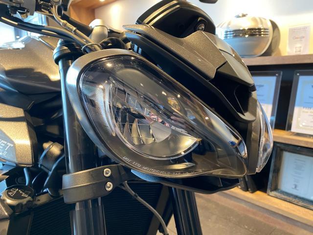 ストリートトリプルR 登録済み未使用車